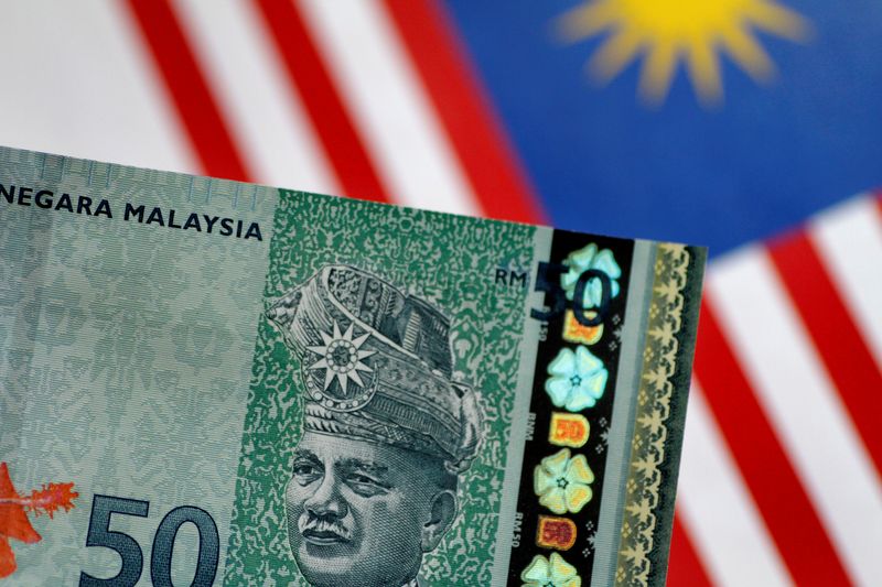 A Malaysia Ringgit note is seen in this illustration photo June 1, 2017.     REUTERS/Thomas White/Illustration