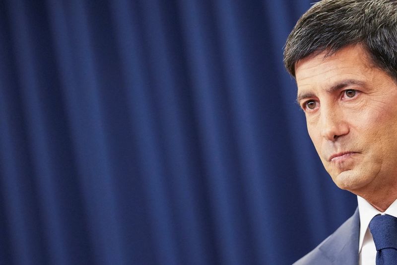 New U.S. Federal Reserve Chairman Kevin Warsh holds a press conference following a two-day meeting of the Federal Open Market Committee (FOMC), at the U.S. Federal Reserve in Washington, D.C., U.S. June 17, 2026. REUTERS/Eric Lee