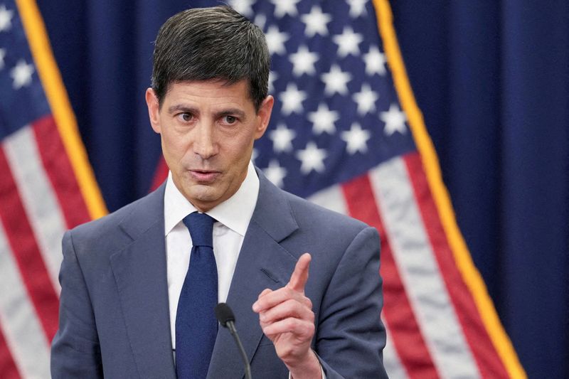 FILE PHOTO: New U.S. Federal Reserve Chairman Kevin Warsh holds a press conference following a two-day meeting of the Federal Open Market Committee (FOMC), at the U.S. Federal Reserve in Washington, D.C., U.S. June 17, 2026. REUTERS/Eric Lee/File Photo
