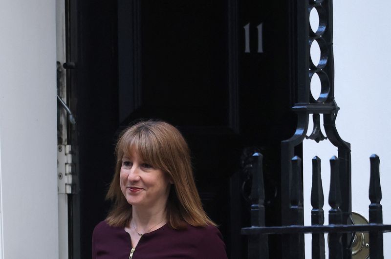 British Chancellor of the Exchequer Rachel Reeves leaves following a cabinet meeting at 10 Downing Street, in London, Britain, September 9, 2025. REUTERS/Toby Melville