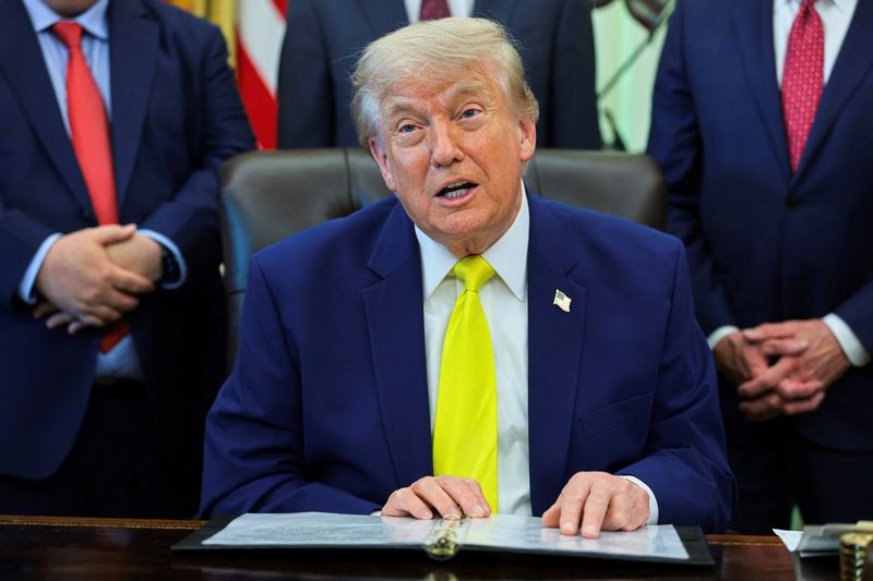 U.S. President Donald Trump delivers remarks to reporters in the Oval Office at the White House in Washington, D.C., U.S., June 4, 2026. REUTERS/Jonathan Ernst