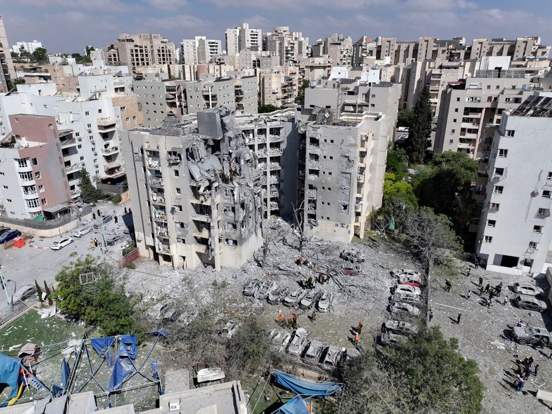 FILE PHOTO: A drone view shows an impacted residential site, following an early morning missile attack from Iran on Israel, in Be'er Sheva, Israel June 24, 2025. REUTERS/Yonatan Honig/File Photo