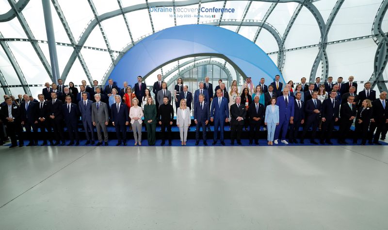 Spanish Prime Minister Pedro Sanchez, Czech President Petr Pavel, Italian Prime Minister Giorgia Meloni, German Chancellor Friedrich Merz, Italy's Foreign Minister Antonio Tajani, Ukrainian President Volodymyr Zelenskiy, his wife Olena Zelenska, European Commission President Ursula von der Leyen, Polish Prime Minister Donald Tusk, Albania's Prime Minister Edi Rama, U.S. Special Envoy for Ukraine Keith Kellogg and others pose for a family photo on the first day of the two-day Ukraine Recovery Conference (URC2025), on plans for the reconstruction of Ukraine, in Rome, Italy, July 10, 2025. REUTERS/Remo Casilli