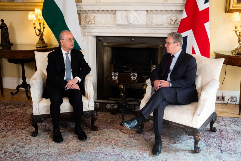 British Prime Minister Keir Starmer and Palestinian Prime Minister Mohammad Mustafa hold a meeting in Number 10 Downing Street in London, Britain, April 28, 2025. James Manning/Pool via REUTERS/File Photo