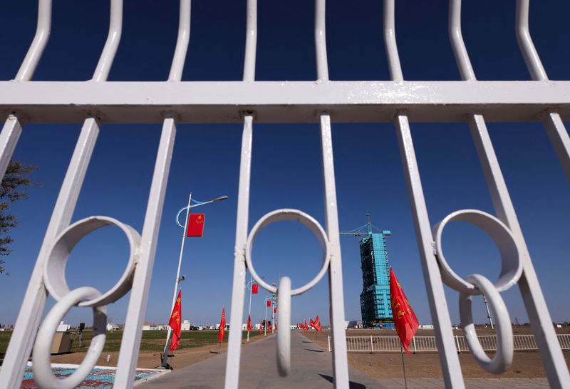 FILE PHOTO: The launch pad for the Long March-2F rocket stands, ahead of the Shenzhou-21 spaceflight mission to China's Tiangong space station, at Jiuquan Satellite Launch Center, near Jiuquan, Gansu province, China October 30, 2025. REUTERS/Maxim Shemetov/File Photo