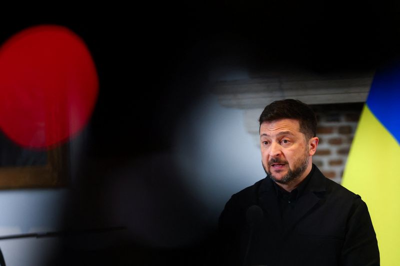Ukraine's President Volodymyr Zelenskiy attends a press conference with Dutch Prime Minister Rob Jetten (not pictured), after the Four Freedoms Awards ceremony, in Middelburg, Netherlands, April 16, 2026. REUTERS/Piroschka van de Wouw