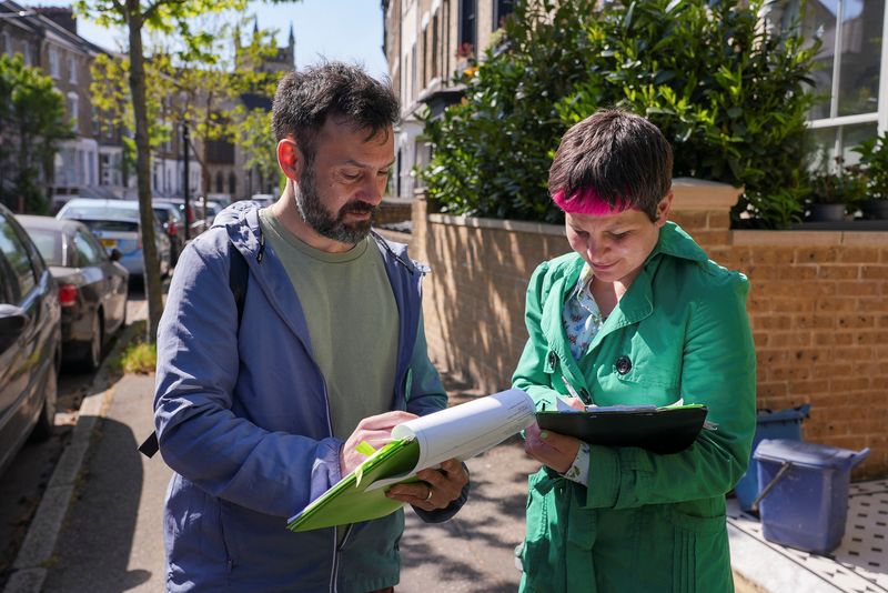 Green Party candidate for London mayor Zoe Garbett canvasses in London, Britain April 22, 2026. REUTERS/Marissa Davison
