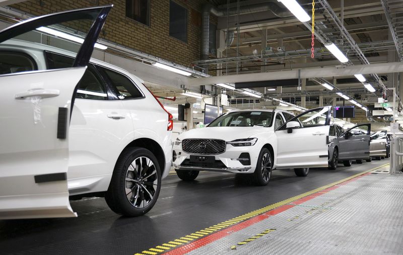 Volvo Cars' upcoming flagship car, the mid-sized Volvo electric SUV EX60, roll off the assembly line in Gothenburg, Sweden, April 22, 2026. REUTERS/Marie Mannes/File Photo