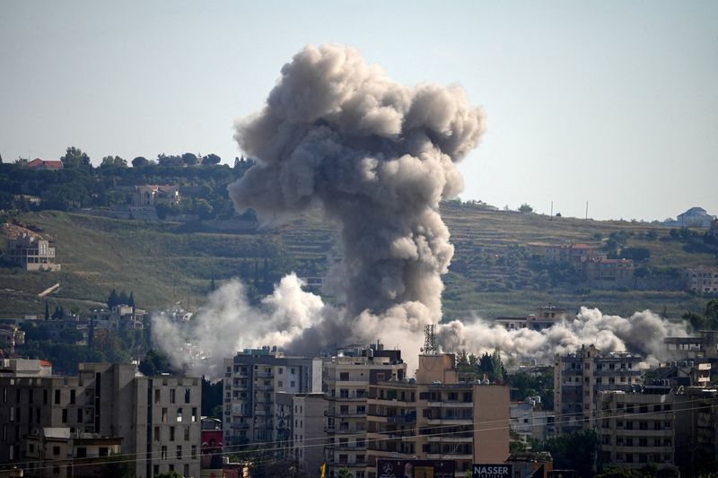Smoke billows from southern Lebanon, following Israeli strikes, as seen from Nabatieh, Lebanon, May 31, 2026. REUTERS/Stringer