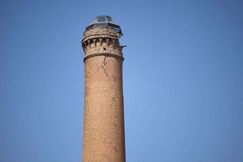 Cracks on a damaged tower in the aftermath of an earthquake that struck southern Spain, in Granada, Spain, August 18, 2026. REUTERS/Fermin Rodriguez