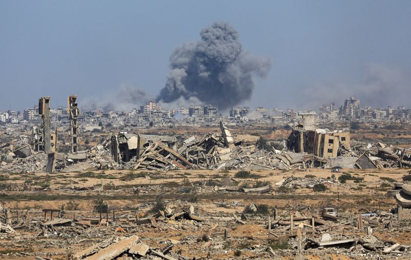 Smoke rises during an Israeli military operation in Gaza City, as seen from the central Gaza Strip, October 2, 2025. REUTERS/Dawoud Abu Alkas
