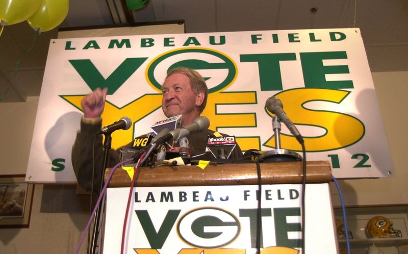 Then-Green Bay Packers president and CEO Bob Harlan thanks supporters in September 2000 at Stadium View in Ashwaubenon after election returns showed Brown County voters approved a sales tax to help fund Lambeau Field renovations.