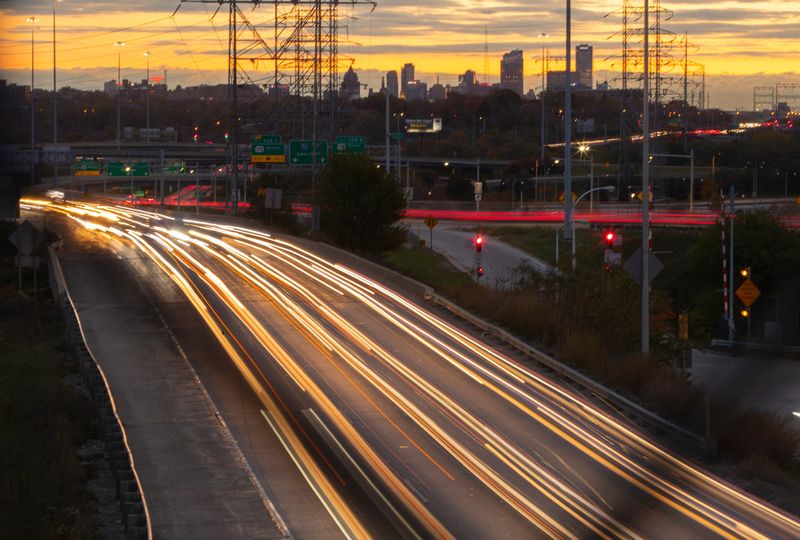 Traffic travels along I-94 west of downtown near American Family Field in Milwaukee on Thursday, Nov. 4, 2021. - Photo by Mike De Sisti / Milwaukee Journal Sentinel ORG XMIT: DBY1