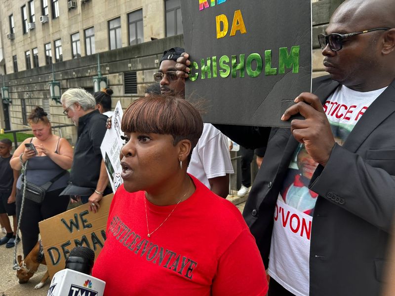 Nayisha Mitchell, the sister of D'Vontaye Mitchell, speaks to local reporters at a demonstration on Aug. 5. D'Vontaye Mitchell died from restraint asphyxia, according to the medical examiner, following an incident at the Hyatt Regency on June 30, 2024, in Milwaukee.