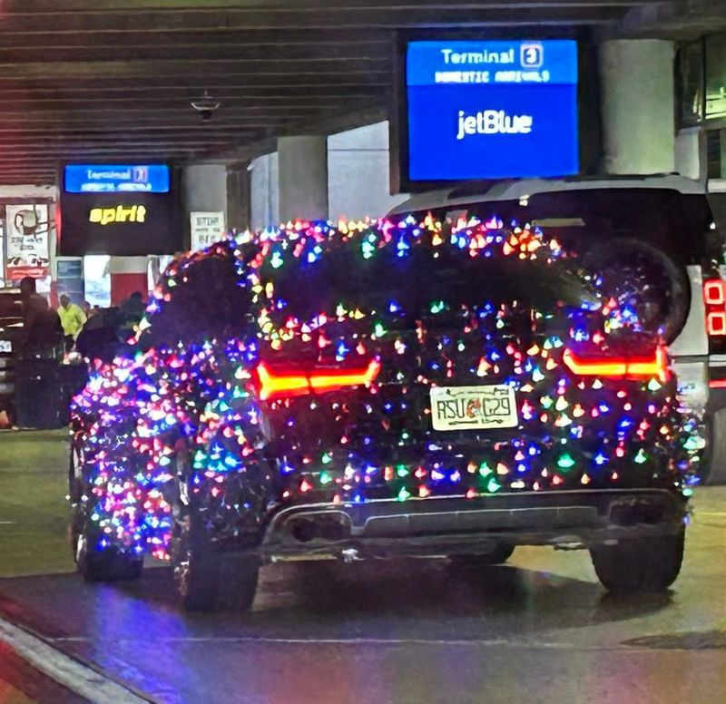 A new holiday trend has been lighting up South Florida roads, but this is a no-no in Florida.