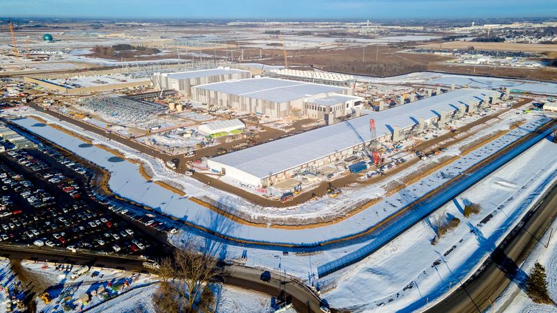 Work continues on Microsoft’s data center in Mount Pleasant on Wednesday, Jan. 8, 2025, The first phase alone of Microsoft’s data center will consume up to 450 megawatts of electricity, enough to power several hundred thousand homes.