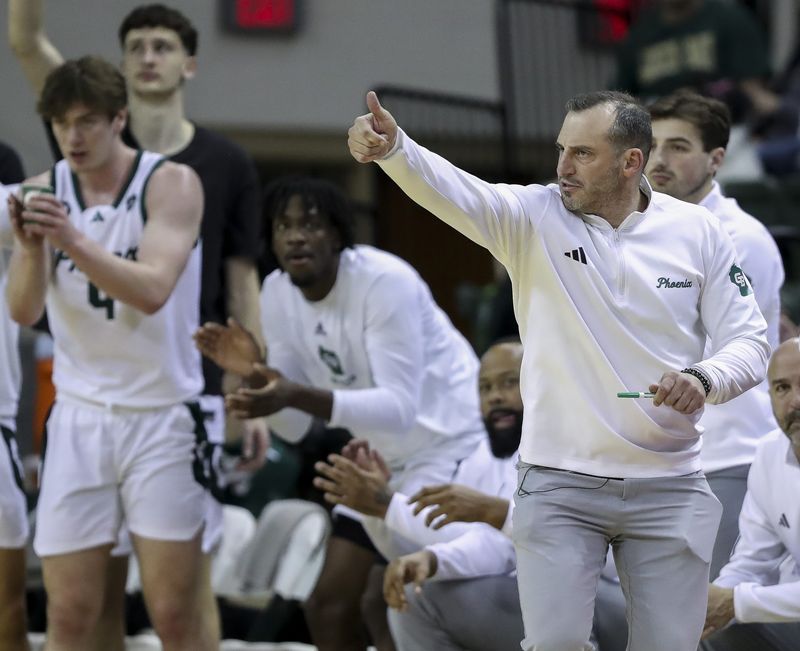 UWGB coach Doug Gottlieb landed Shelton Williams-Dryden in the NCAA transfer portal in April, but Williams-Dryden already has left the team.