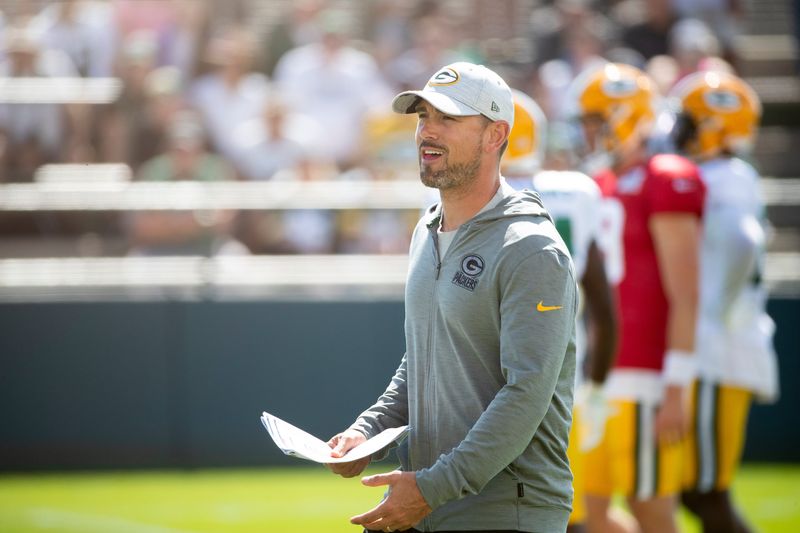 Green Bay Packers head coach Matt LaFleur speaks to his players at training camp on Tuesday, Aug. 16, 2022, at Ray Nitschke Field in Ashwaubenon, Wis. Samantha Madar/USA TODAY NETWORK-Wisconsin

Gpg Joint Practice Tuesday 08162022 0018
