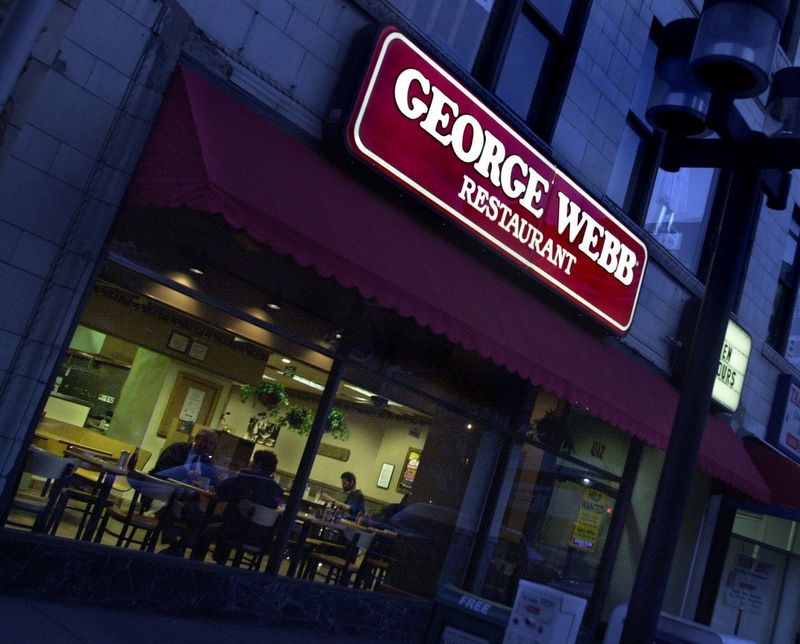 George Webb Restaurant on North Third Street near West Wisconsin Avenue photographed on October 21, 2000.