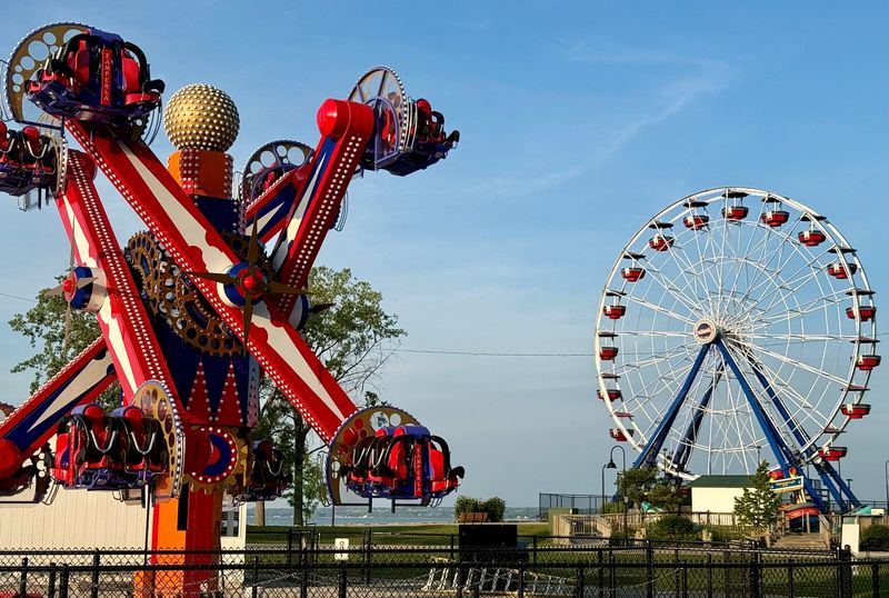 Bay Beach Amusement Park in Green Bay will be the setting for a scene in a feature-length film with the working title of "Ultimate '90s Movie." Extras are need for the shoot, which is scheduled for the afternoon of Aug. 9. Time is still TBA depending on the weather.