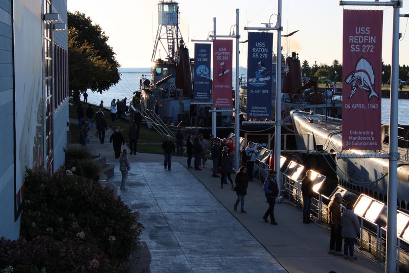 The USS Cobia arrives at Bay Shipbuilding in Sturgeon Bay, Wis.