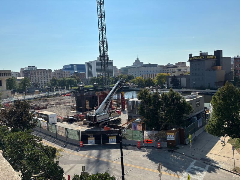 Work has stopped at Neutral.Edison's construction site, 1005 N. Edison St., while the developer looks at cost-cutting measures for the apartment high-rise. The site is shown Sept. 18.