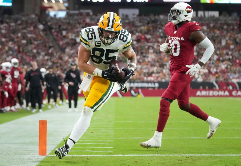 Green Bay Packers tight end Tucker Kraft (85) scores a touchdown against the Arizona Cardinals at State Farm Stadium in Glendale on Oct. 19, 2025.
