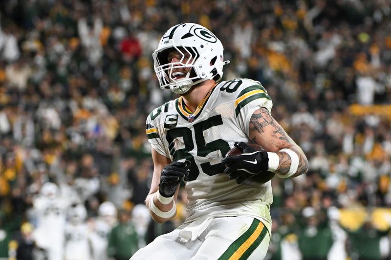 Oct 26, 2025; Pittsburgh, Pennsylvania, USA; Green Bay Packers tight end Tucker Kraft (85) celebrates his touchdown against the Pittsburgh Steelers during the fourth quarter at Acrisure Stadium. Mandatory Credit: Barry Reeger-Imagn Images