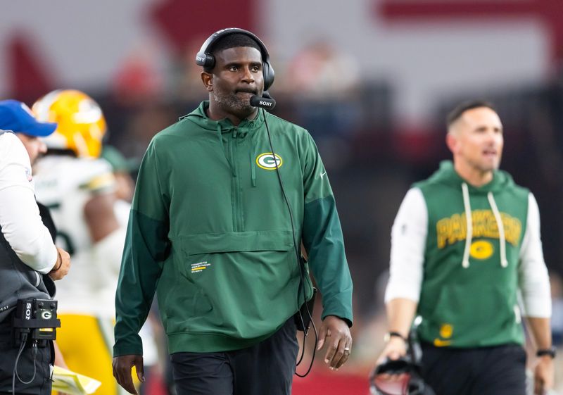 Oct 19, 2025; Glendale, Arizona, USA; Green Bay Packers passing game coordinator (defense) Derrick Ansley against the Arizona Cardinals at State Farm Stadium. Mandatory Credit: Mark J. Rebilas-Imagn Images