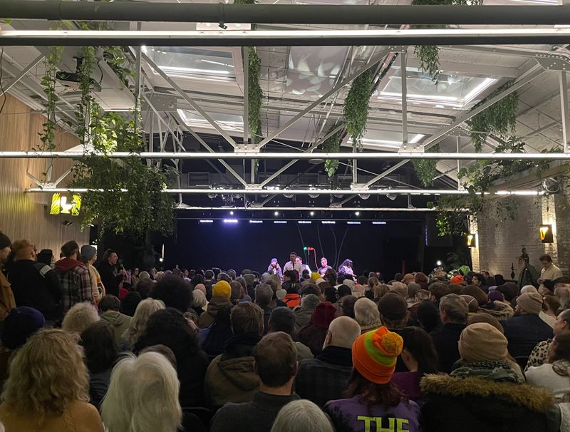 A packed town hall hosted by Alderman Alex Brower at the Vivarium, 1818 N. Farwell Ave., Feb. 2 brought in Riverwest and East Side neighbors who asked Milwaukee Police Department how officers would work in the event of a major federal immigration operation.
