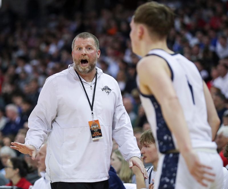 Chris Kellett is stepping down as boys basketball coach at Appleton North after leading the Lightning to the WIAA Division 1 state semifinals this past season.