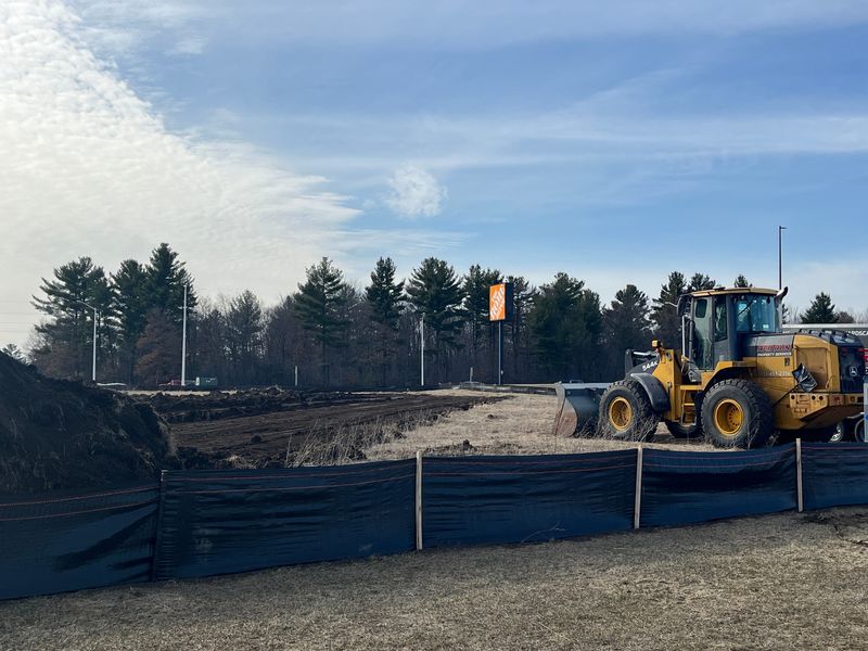 Crews have started clearing land on the corner of Wood County W and State 54 in Wisconsin Rapids to build a Pizza Ranch.