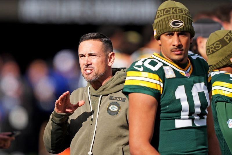 Green Bay Packers head coach Matt LaFleur and quarterback Jordan Love prepare to play the New York Giants.