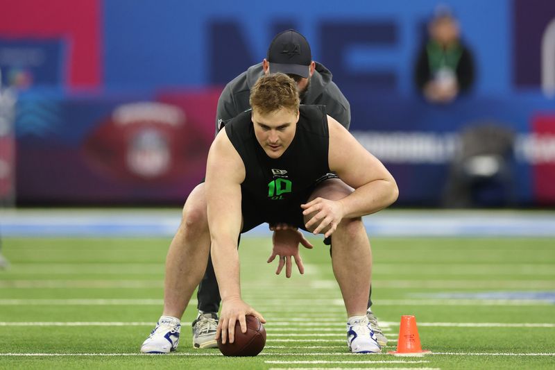 INDIANAPOLIS, INDIANA - MARCH 01: Jager Burton of the Kentucky Wildcats participates in a drill during the 2026 NFL Scouting Combine at Lucas Oil Stadium on March 01, 2026 in Indianapolis, Indiana. (Photo by Stacy Revere/Getty Images)