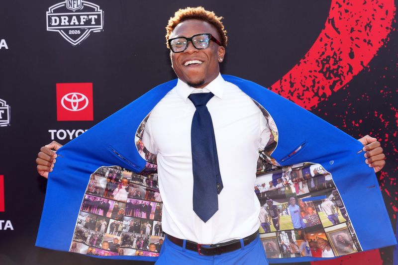 Tennessee Volunteers defensive back Colton Hood poses on the red carpet before the 2026 NFL Draft at Point State Park.