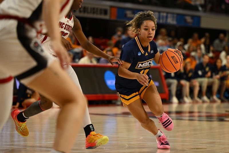Over her three seasons at Chatanooga, Caia Elisaldez improved her scoring, rebounding and assist averages each year as well as her assist/turnover ratio.