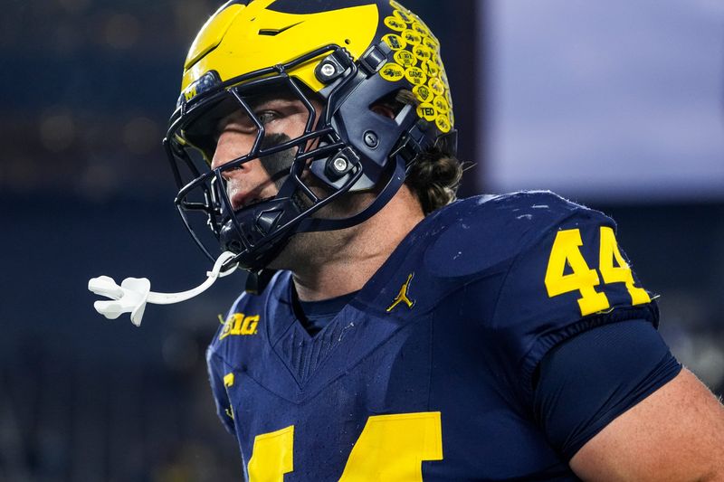 Michigan tight end Max Bredeson (44) warms up ahead of the Purdue game at Michigan Stadium in Ann Arbor on Saturday, November 1, 2025.