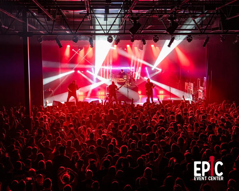 A sold-out crowd rocks out in 2025 with Seether at EPIC Event Center in Ashwaubenon. The venue has a capacity of 2,100.