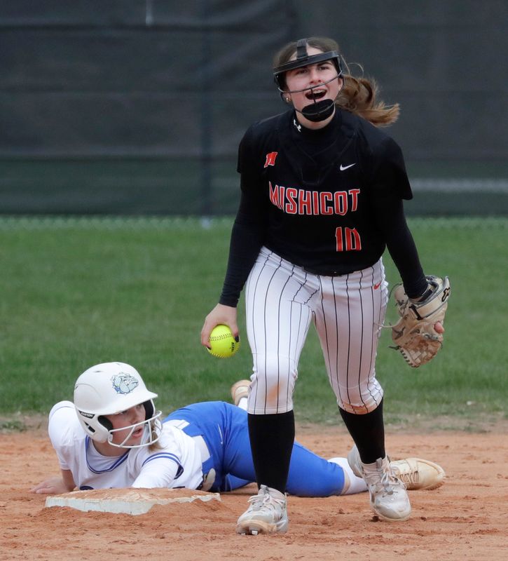 Mishicot’s Cooper Brouchoud (10) reacts to getting a Peshtigo player out at second base, Friday, May 1, 2026, in Mishicot, Wis.
