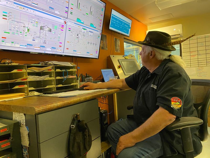 Brewmaster Kirby Nelson monitors the final 80-barrel batch of Schlitz beer brewing at Wisconsin Brewing Co.'s Verona facility on May 23, 2026.