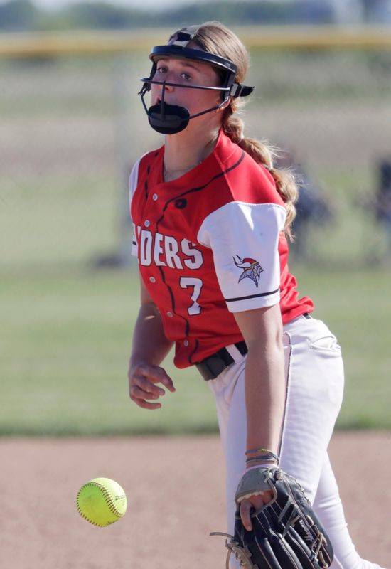 Valders’ Megan Hochkammer (7) pitches the ball to New Holstein at the WIAA softball regional, Thursday, May 29, 2026, in New Holstein, Wis.