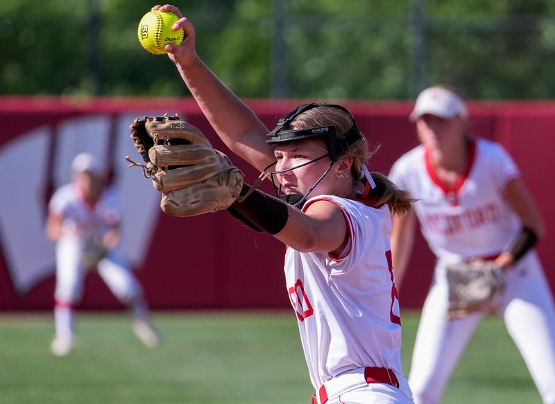 Medford High School's Rylee Hraby (6) pitches against Pewaukee High School in a Division 2 semifinal during the WIAA state softball tournament on Friday, June 12, 2026, at the Goodman Softball Complex in Madison, Wis. Pewaukee won the game, 1-0.
Tork Mason/USA TODAY NETWORK-Wisconsin