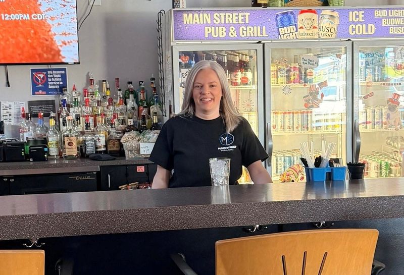 Courtney Novak, owner of Main Street Pub and Grill in Green Bay, says she bought the bar to help out a friend.