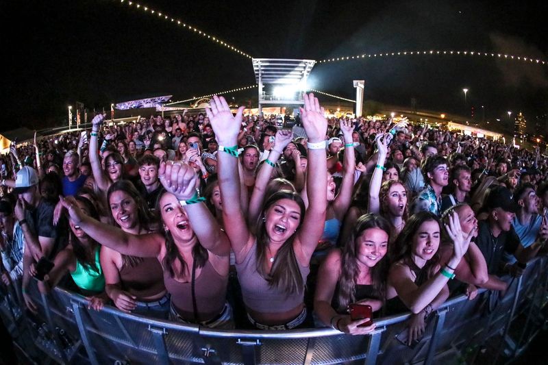 T-Pain performs at the UScellular Connection Stage during Summerfest on Sept. 2, 2021.