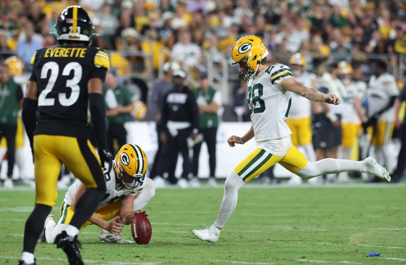 Aug 13, 2026; Pittsburgh, Pennsylvania, USA;  Green Bay Packers place kicker Trey Smack (28) kicks a field goal against the Pittsburgh Steelers during the third quarter at Acrisure Stadium. Mandatory Credit: Charles LeClaire-Imagn Images